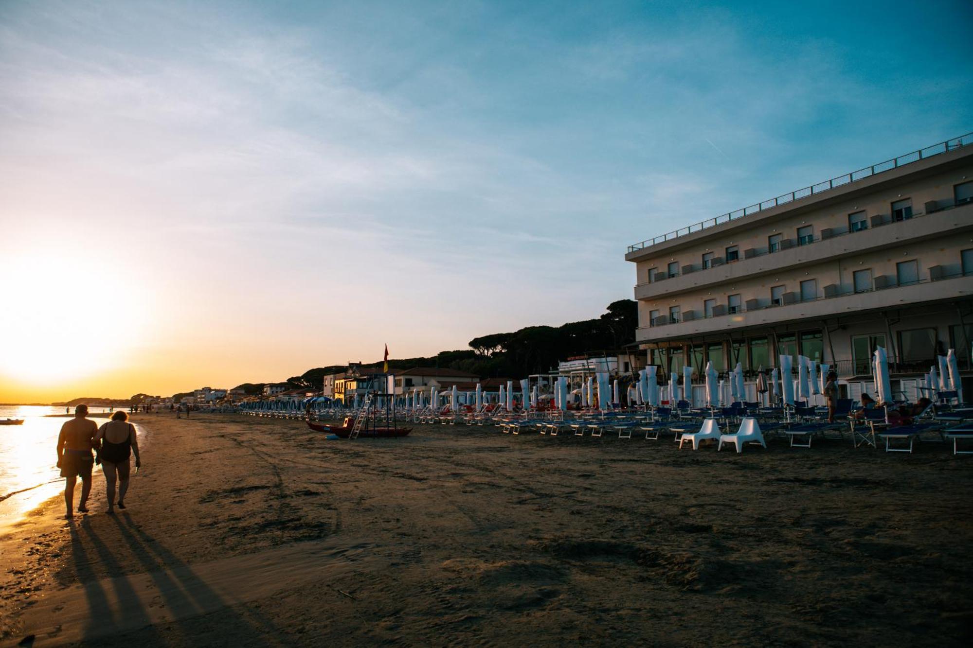 Hotel Parrini Follonica Buitenkant foto