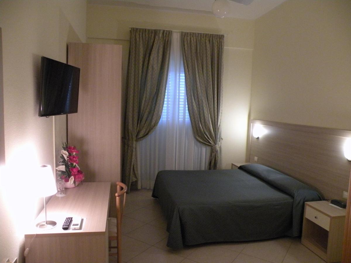 Hotel Parrini Follonica Buitenkant foto