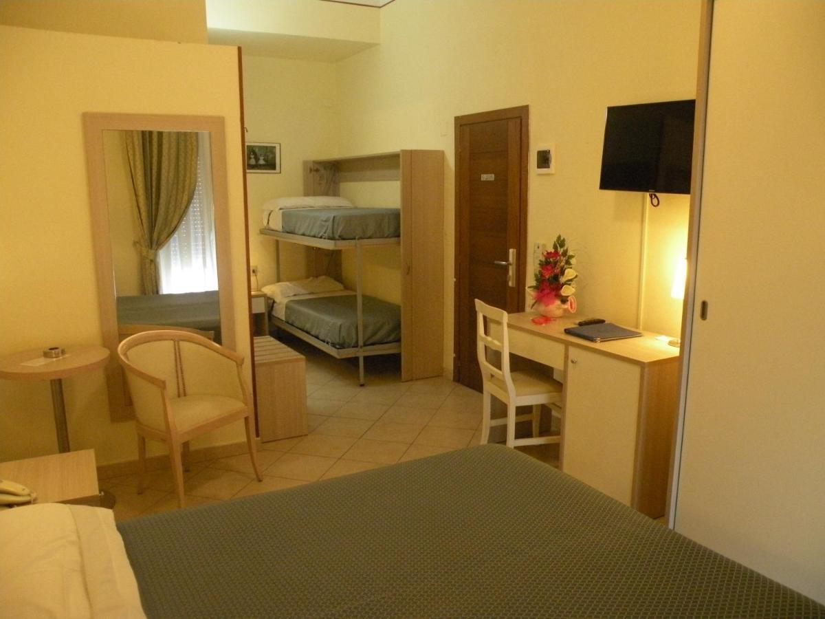 Hotel Parrini Follonica Buitenkant foto