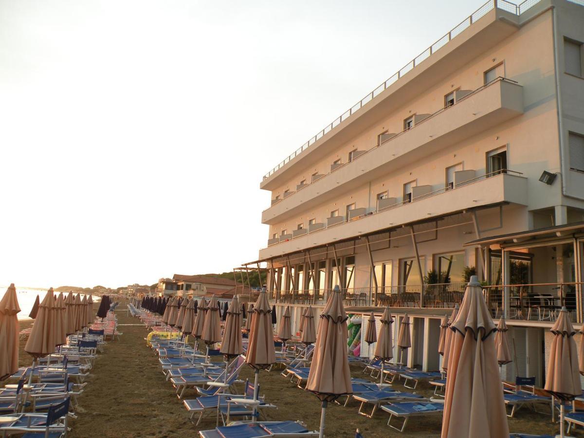 Hotel Parrini Follonica Buitenkant foto